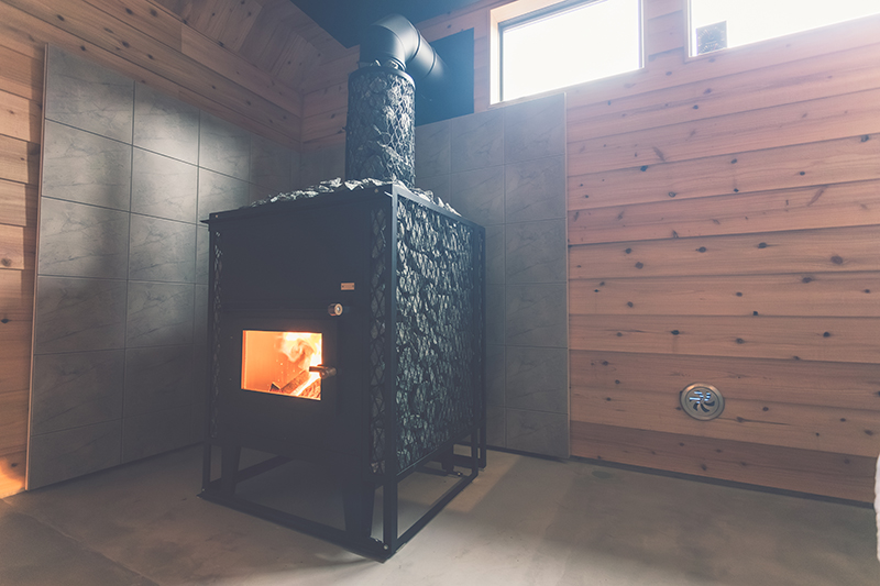 山賊サウナ【2025年最新】薪ストーブと150cm水風呂・絶景外気浴を徹底レビュー